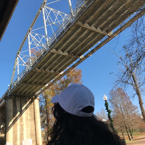 Meet your Posher, Trinity - Picture 1 of 1